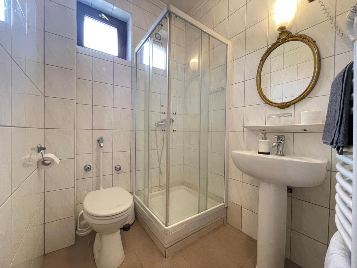 Luxi Romantik Apartments Budapest Eksteriør bilde